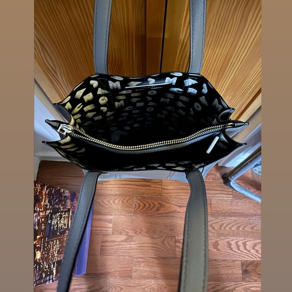 Marc Jacobs Repeat Tote - Picture 4 of 4